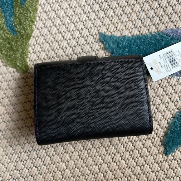 MICHAEL KORS CARMEN MEDIUM LOGO AND FAUX LEATHER WALLET BLACK - Picture 12 of 16